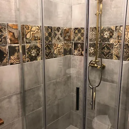 In Iv. * 布达佩斯