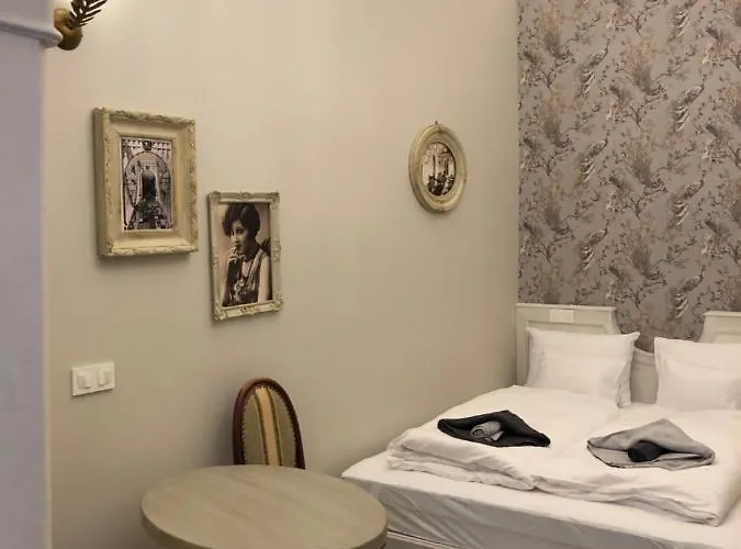 In Iv. * Βουδαπέστη